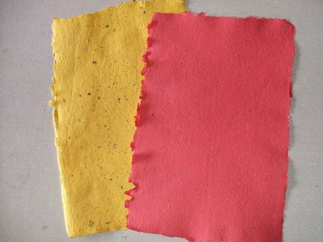 Papel a4 amarelo e vermelho display