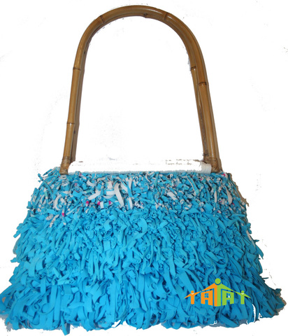 Bolsa inventando de moda e produzindo arte display