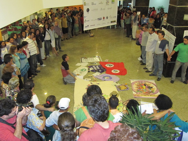 2011 encontro nacional diálogos e convergências display
