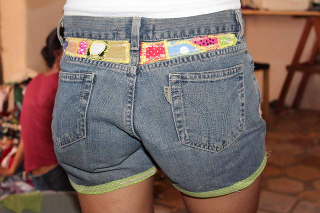 Short2 bordadoyaya display